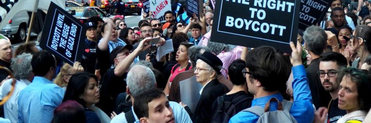 Senate Accused of Endorsing 'McCarthy-Era Tactics' as 25 Democrats Join GOP to Pass Anti-Boycott Bill