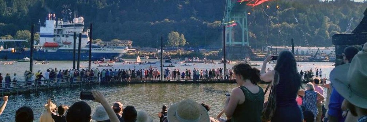 Protesters Forcibly Removed by Police As Arctic Drilling Ship Escapes Blockade