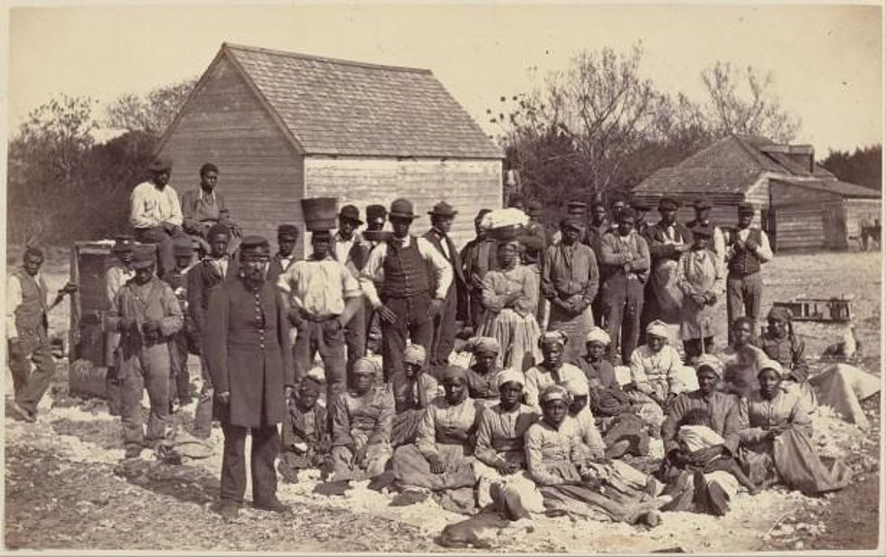 The slaves of General Thomas F. Drayton in 1862. (WIkipedia)