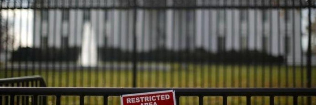 Trump's Secret Service Permanently Ends White House Sidewalk Access