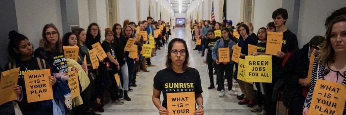 Supporters Credit 'Relentless' Campaigning of Sunrise Movement as Beto Signs No Fossil Fuel Money Pledge