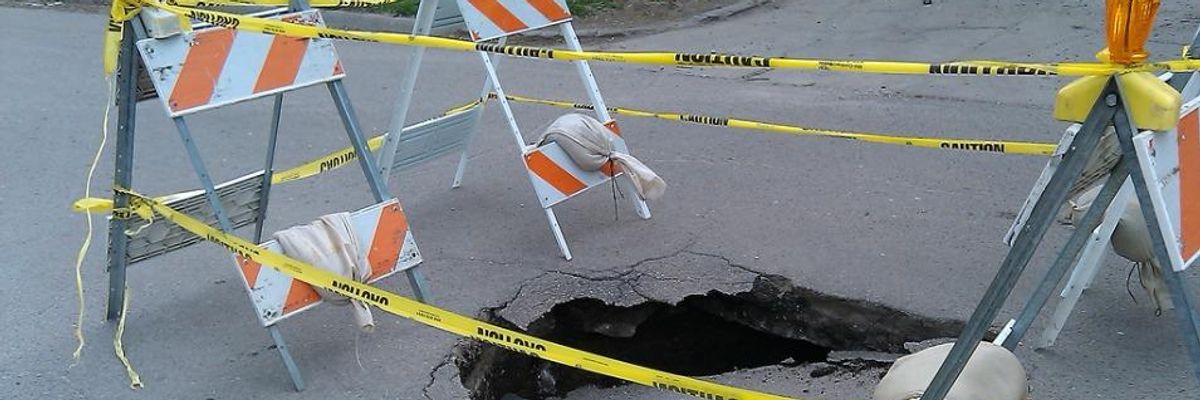 After Bridge Disaster, Sanders Calls for $1 Trillion to Address Infrastructure Collapse