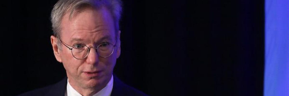 Former Google CEO: Social Networks Serving as 'Amplifiers for Idiots and Crazy People'