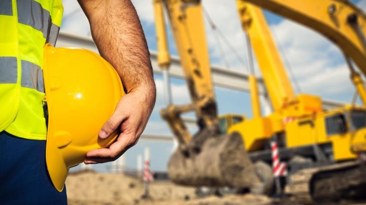 'Hardhats vs. Hippies': How the Media Misrepresents the Debate Over the Green New Deal