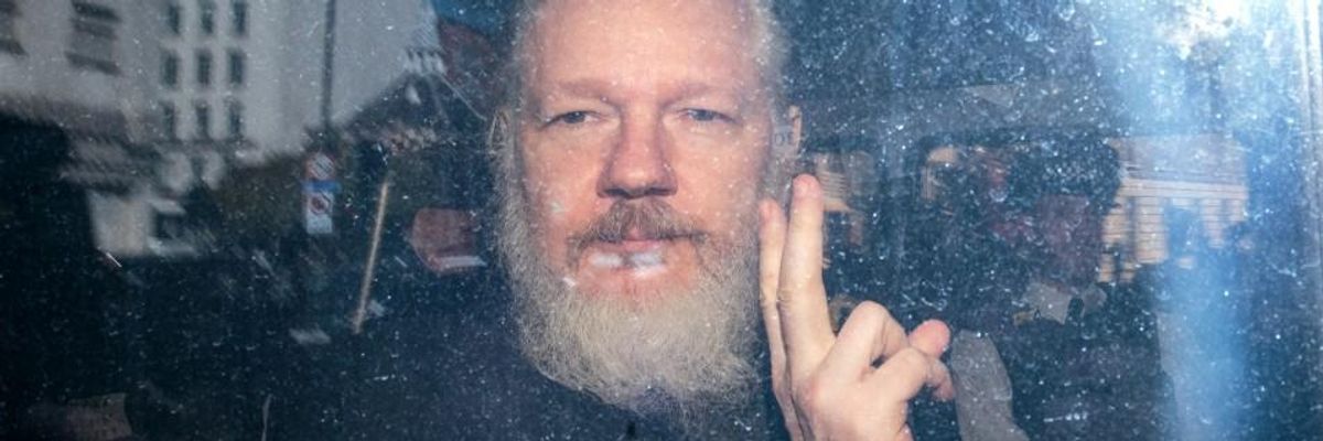 Sanders, Warren, Wyden Join Free Press Advocates in Denouncing Assange Prosecution as Grave Threat--But Others Are Silent