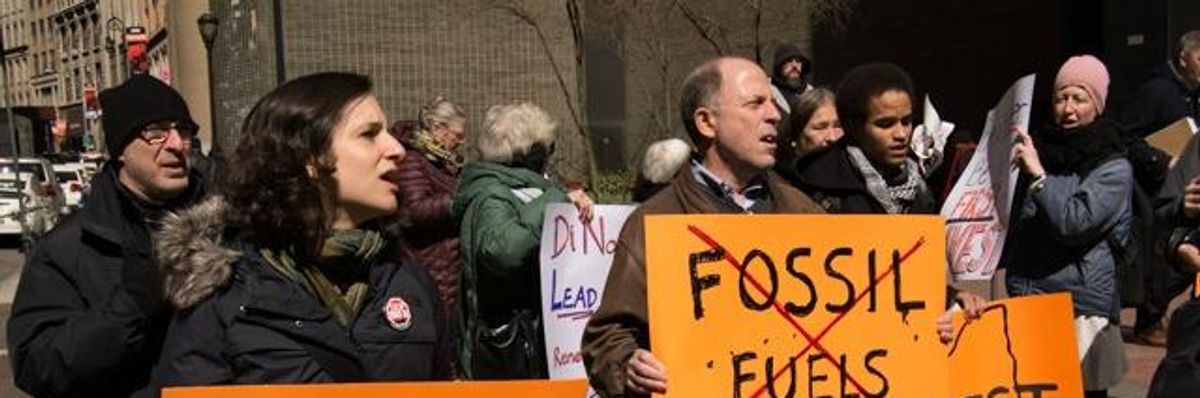 'Undeniable Victory': Cheers Follow Proposals to Divest Massive New York Pensions From Fossil Fuels