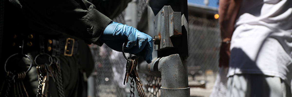 Warning of 'Cramped and Unsanitary Conditions,' Advocates Urge US Governors to Release Inmates at Risk for COVID-19