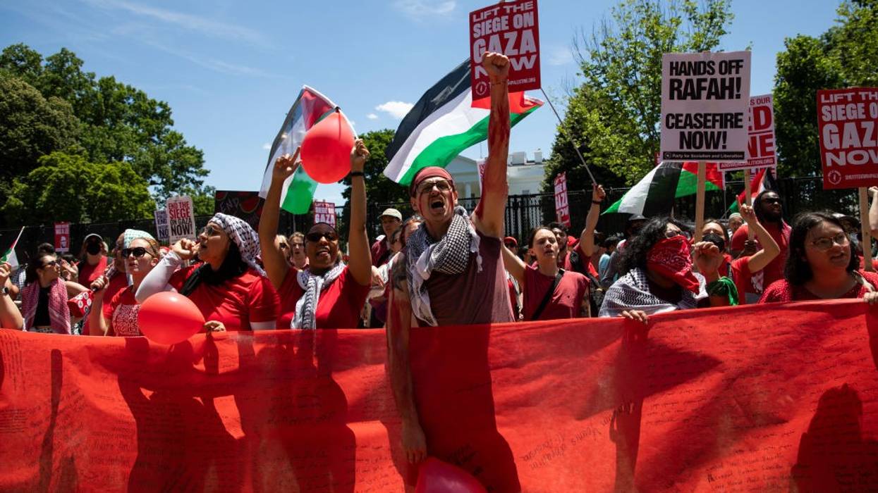 Thousands of pro-Palestinian protesters gather outside of the White House