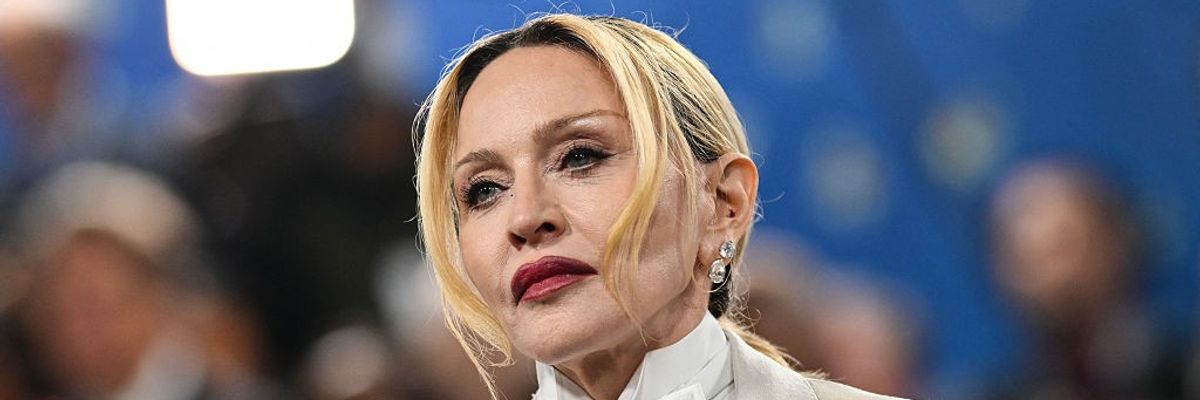 TOPSHOT-US-ENTERTAINMENT-FASHION-METGALA-CELEBRITY-MUSEUM-RED CARPET