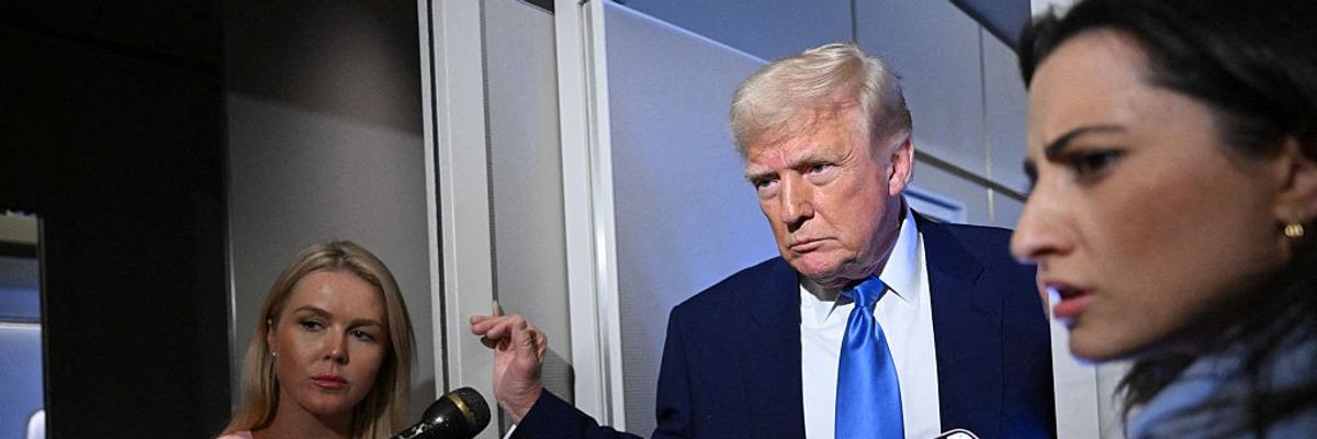 TOPSHOT-US-POLITICS-TRUMP-RETURN