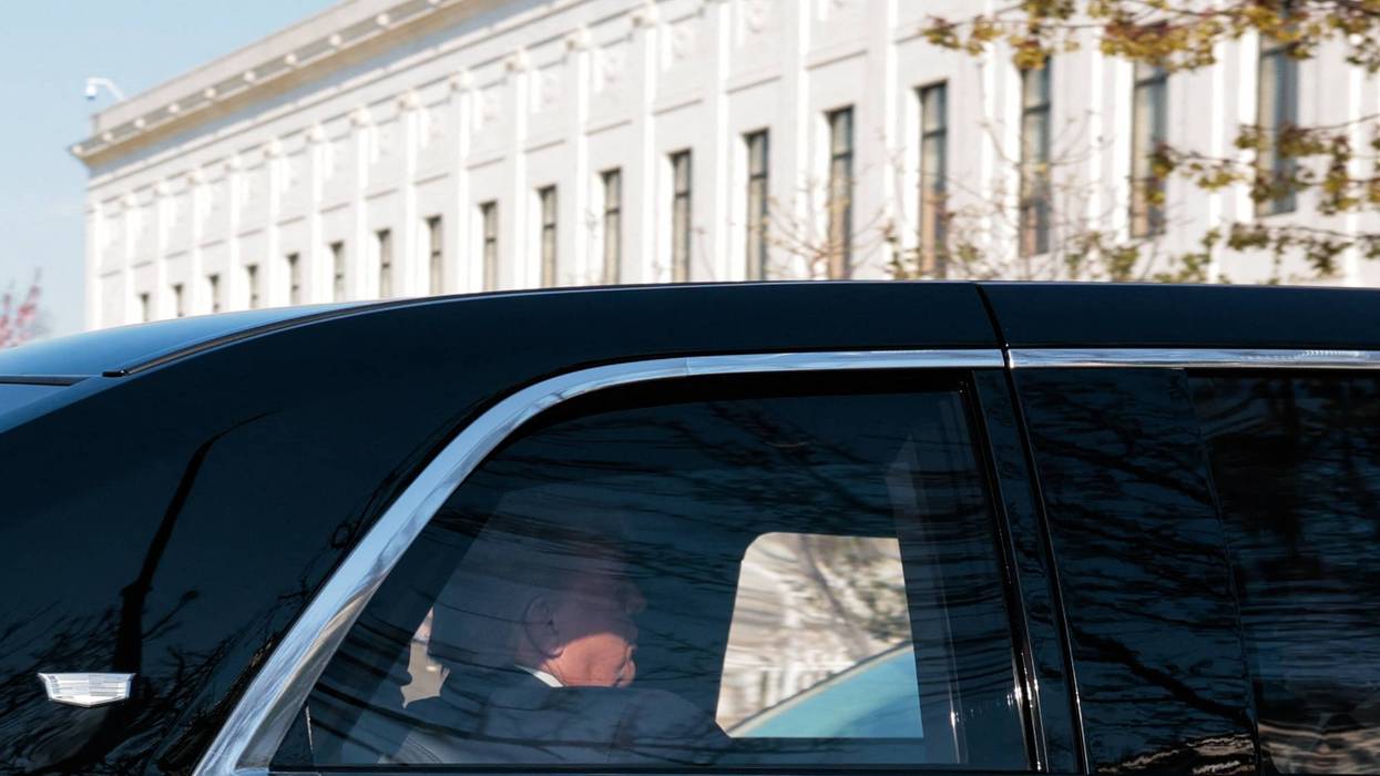 TOPSHOT-US-POLITICS-TRUMP-SCOTUS-CITIZENSHIP