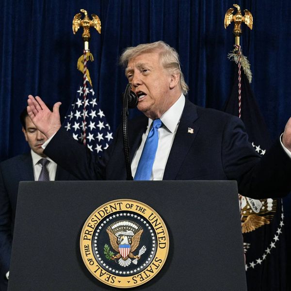 TOPSHOT-US-VENEZUELA-CONFLICT-TRUMP