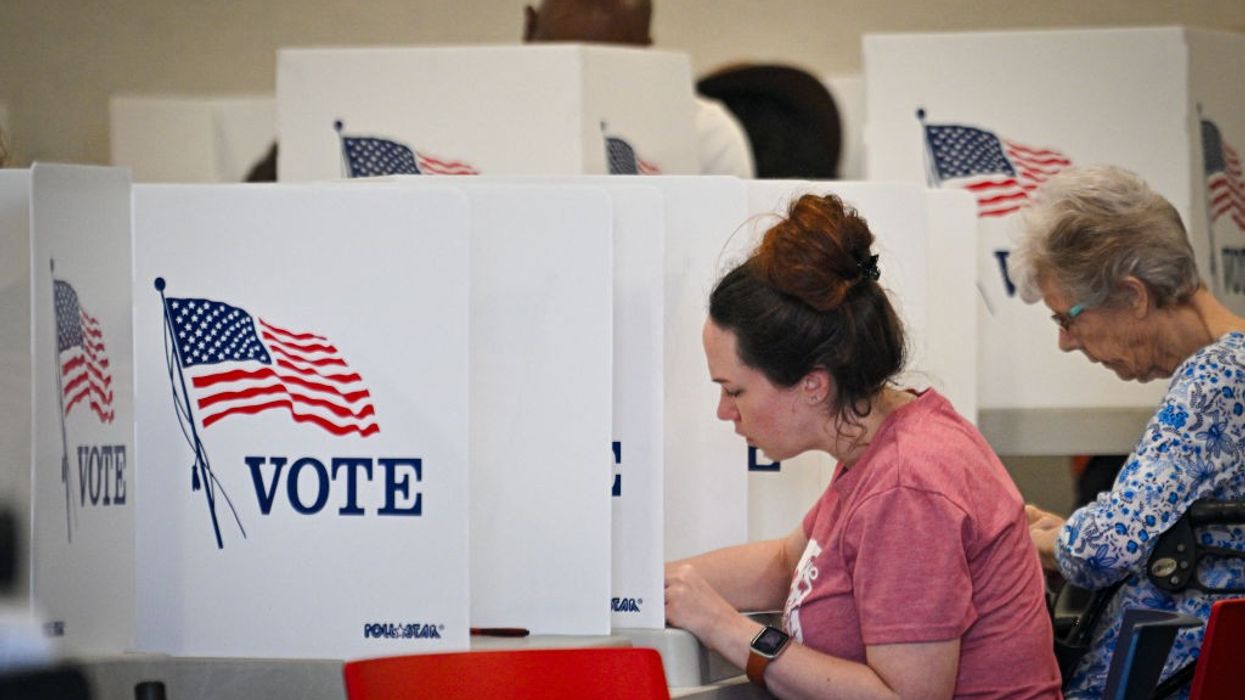 TOPSHOT-US-VOTE-POLITICS-EARLY VOTING