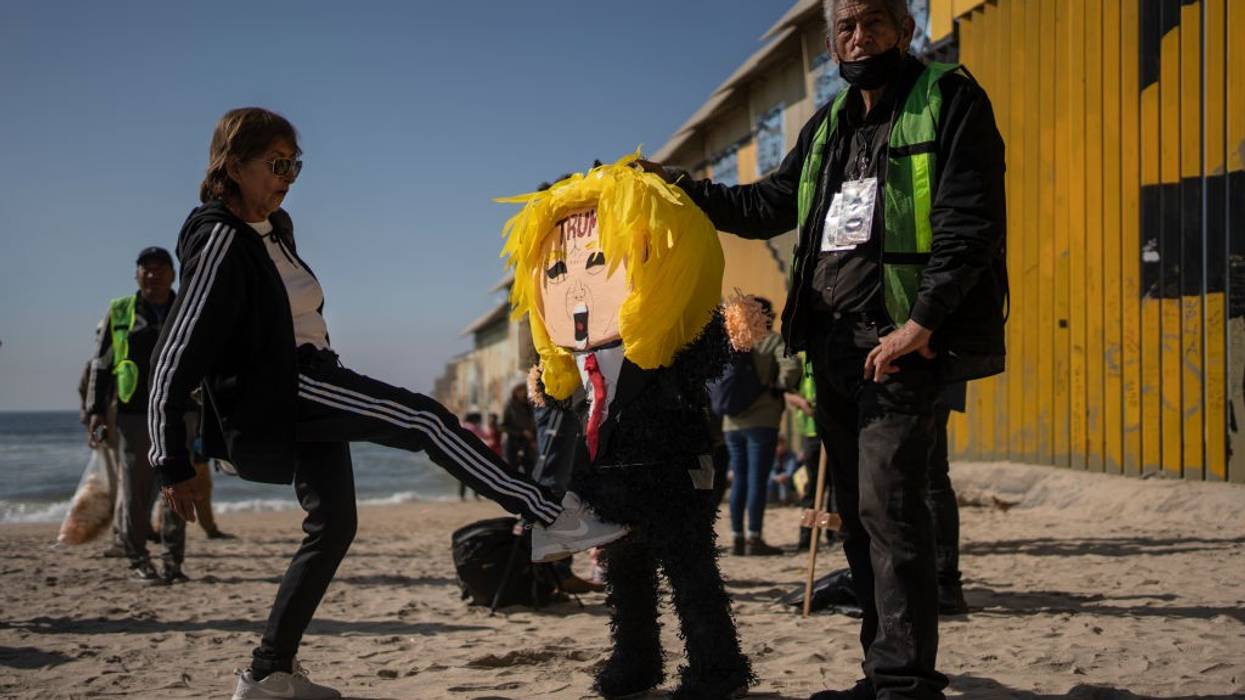 Trump protest on U.S.-Mexico border.