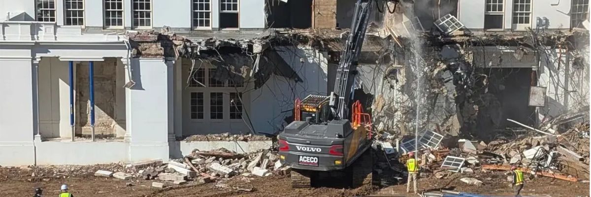 Trump's demolition of the East Wing of the White House has begun