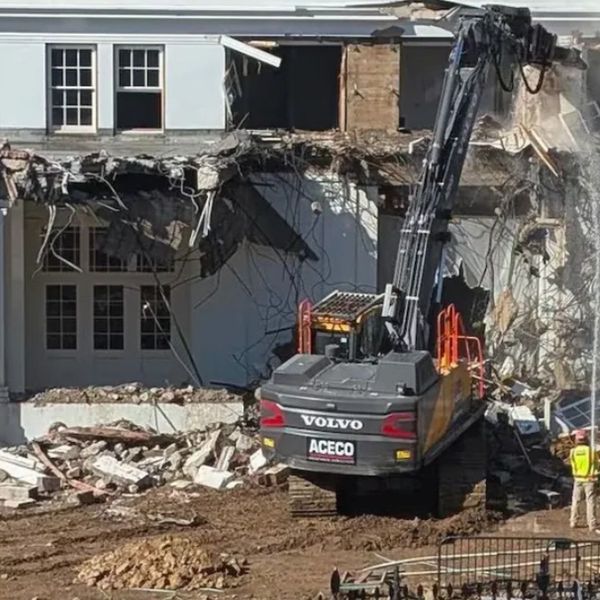 Trump's demolition of the East Wing of the White House has begun