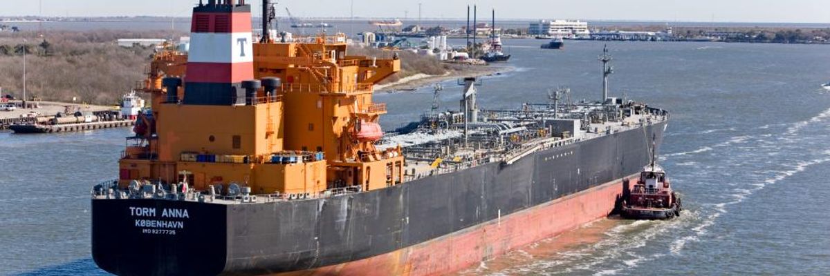 'Like Handing Out Blankets Affected With Smallpox': US Called to End Oil Exports to Thwart Climate Crisis