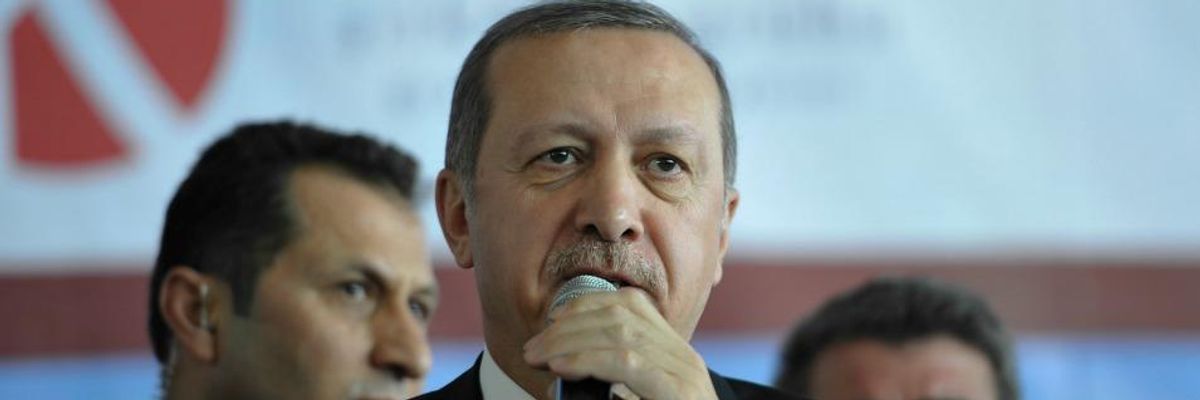 Amid Crackdown on Dissent, Nobel Laureates Demand Freedom for Turkish Journalists