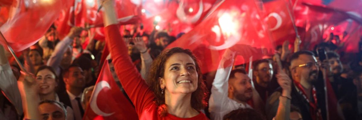 Turks cheer CHP victory