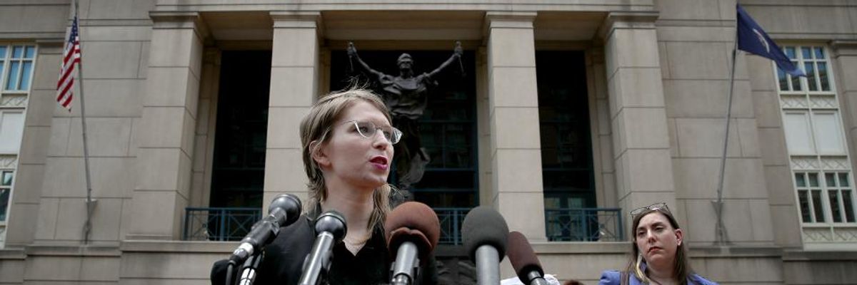 'This Is Unprecedented': Judge Orders Chelsea Manning Jailed, Imposes Daily $500 Fine After 30 Days Behind Bars