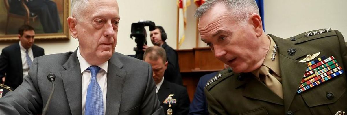 U.S. Defense Secretary James Mattis (L) and Chairman of the Joint Chiefs of Staff Gen. Joseph Dunford (Photo by Chip Somodevilla/Getty Images)