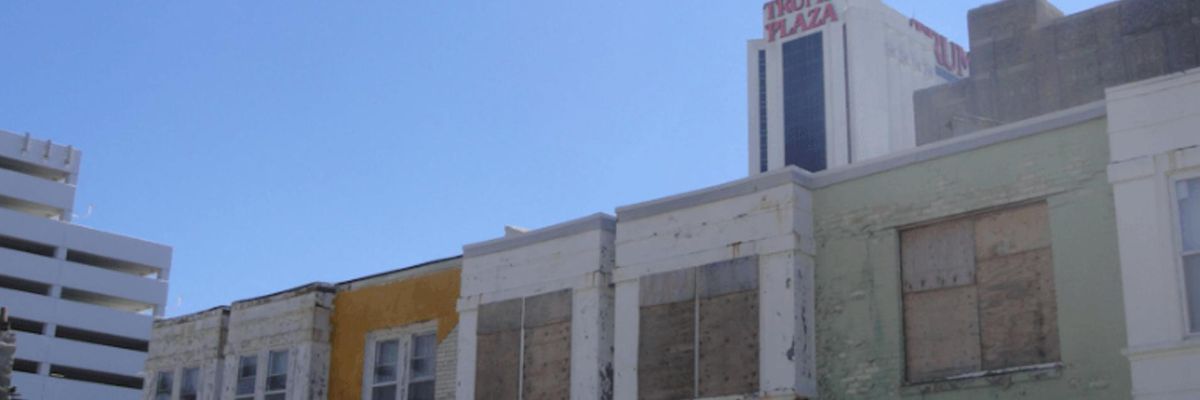 New Data Show Income of Top 0.1% Soared 345% While That of Bottom 90% Stagnated Over Past 40 Years