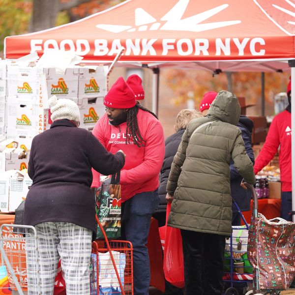 U.S.-NEW YORK-FREE FOOD DISTRIBUTION