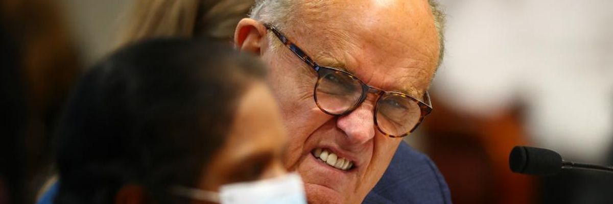 Citing 'Historic Abuse' of Judicial Process, Over 1,500 Attorneys Call for Sanction of Trump Campaign's Legal Team