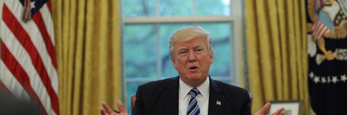 Networks Accused of 'Capitulating' to Deceitful President as #BoycottTrumpsAddress Surges