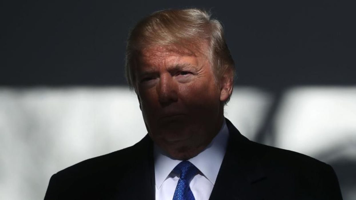 Forget Mueller. Forget Impeachment. A Million People Should Surround the White House and Demand Trump's Resignation