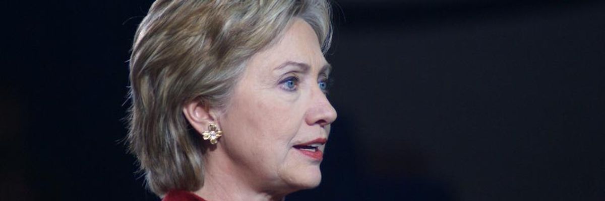 Progressives Unimpressed as Clinton Hedges on Fast Track
