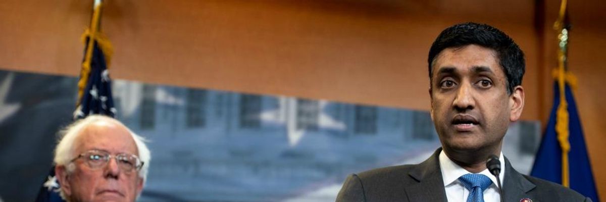 To Counter Trump Inaction, Sanders-Khanna Bill Would Unleash $75 Billion for Emergency Manufacture of PPE, Covid-19 Testing