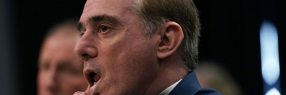 Sanders Warns Against VA Privatization After Trump Tweets Shulkin's Ouster