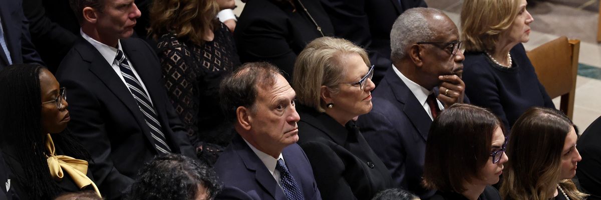 U.S. Supreme Court Justices Samuel Alito and Clarence Thomas