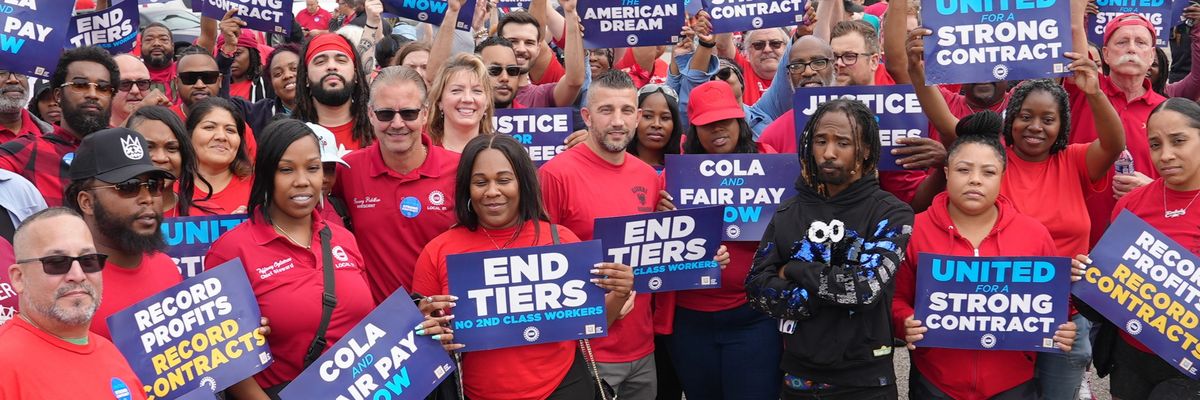 UAW members show support for a strong contract