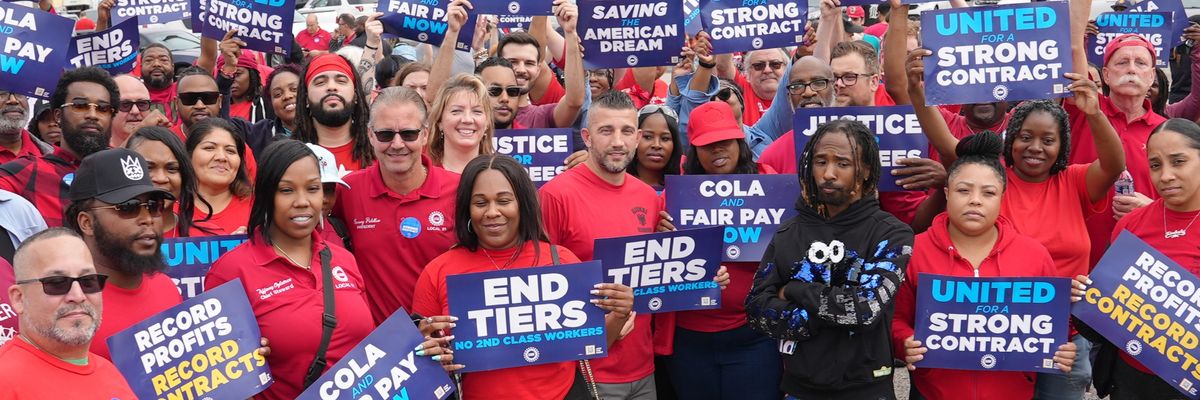 UAW members show support for a strong contract