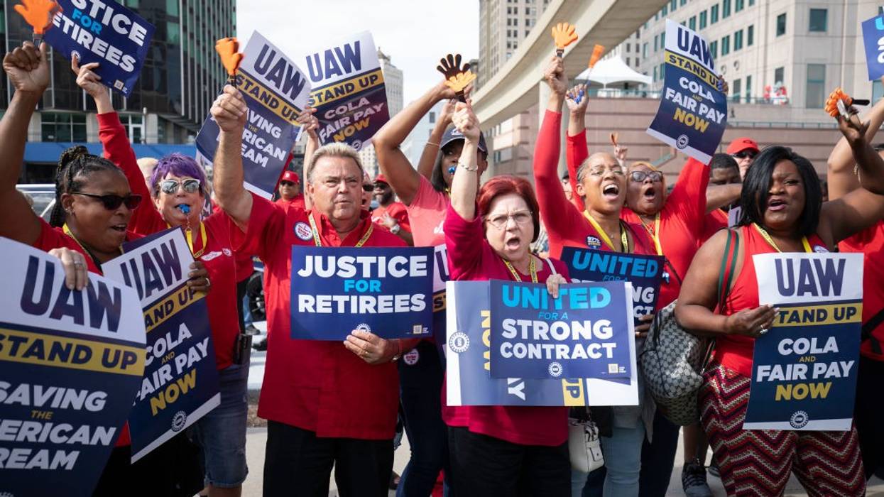UAW striking autoworkers