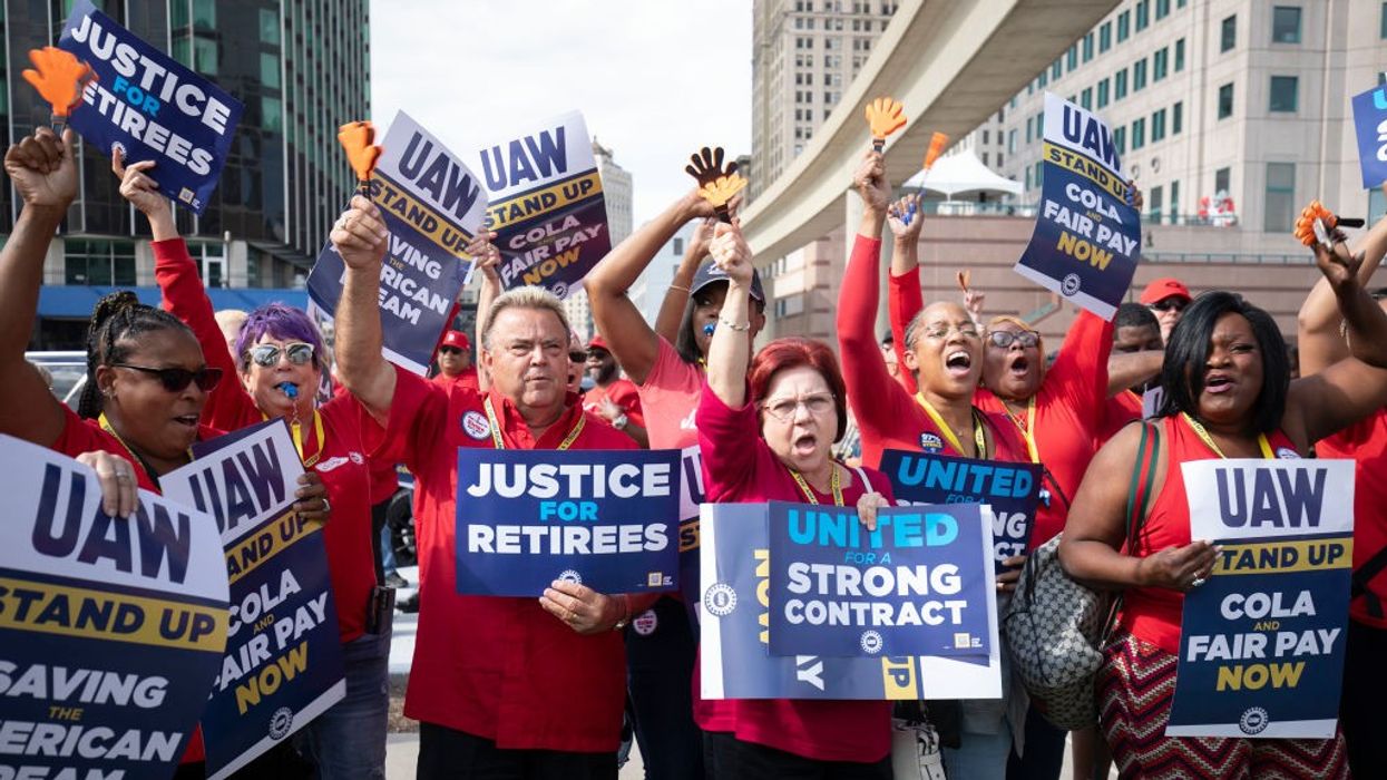 UAW striking autoworkers
