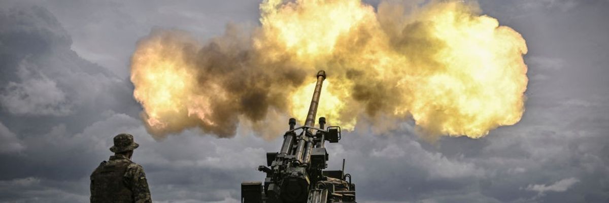 Ukraine soldiers fire 52-calibre gun towards Russian positions in June of 2022