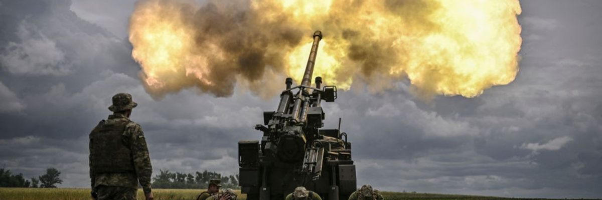 Ukraine soldiers fire 52-calibre gun towards Russian positions in June of 2022