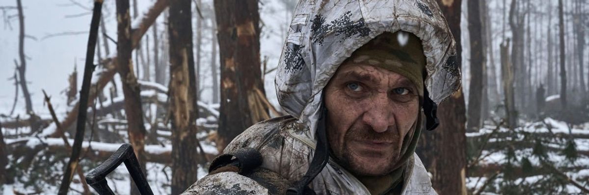 Ukrajinský pěšák 27. ledna 2024, Kupjansk. (Foto: Kostiantyn Liberov/Libkos/Getty Images)