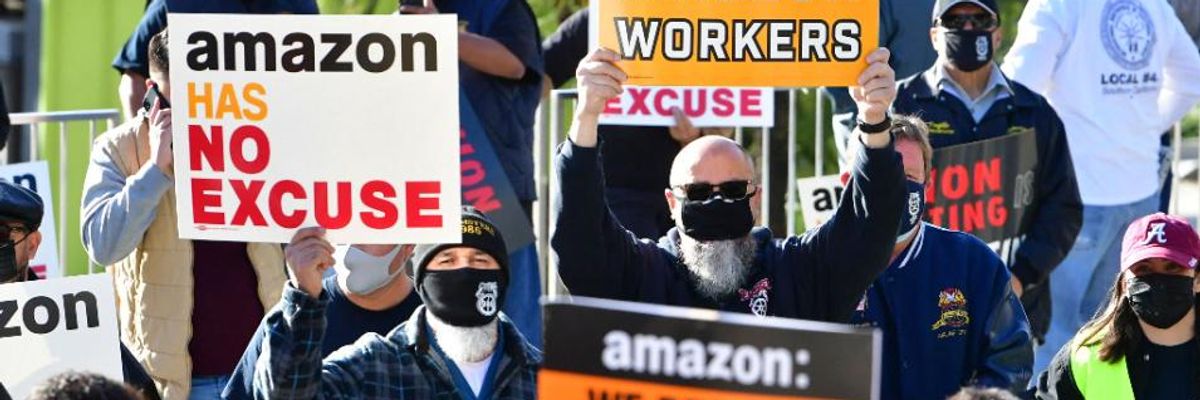 'Getting Nervous'? Bezos Told Amazon Execs to Hit Back at Critics Amid Historic Union Drive