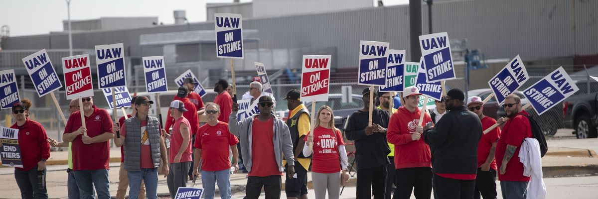 United Auto Workers members and supporters rally