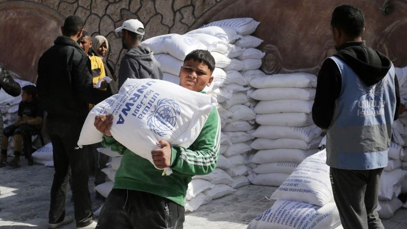 UNRWA distribute flour to Palestinians in Gaza amidst food crisis due to ongoing Israeli attacks