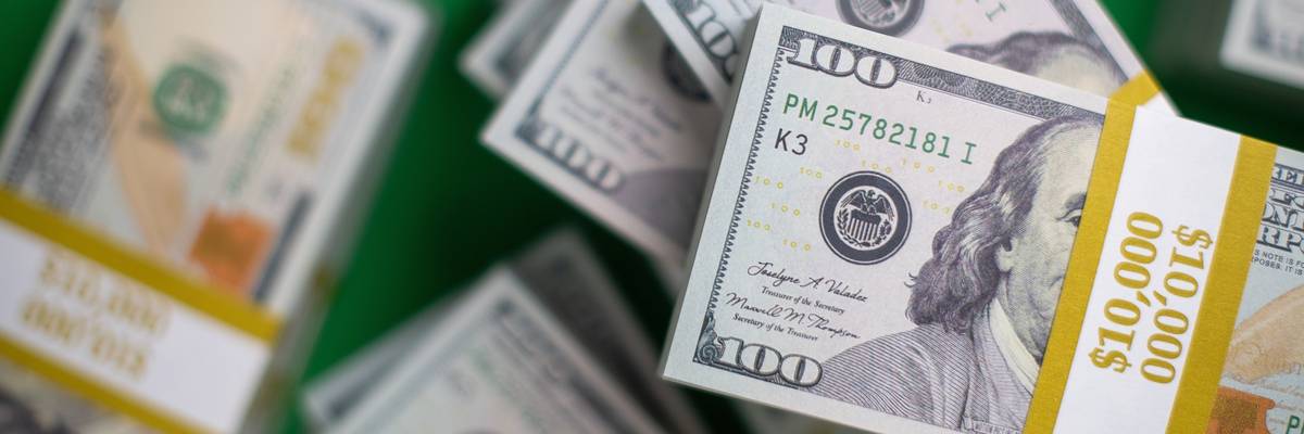 US $100 bill bundles