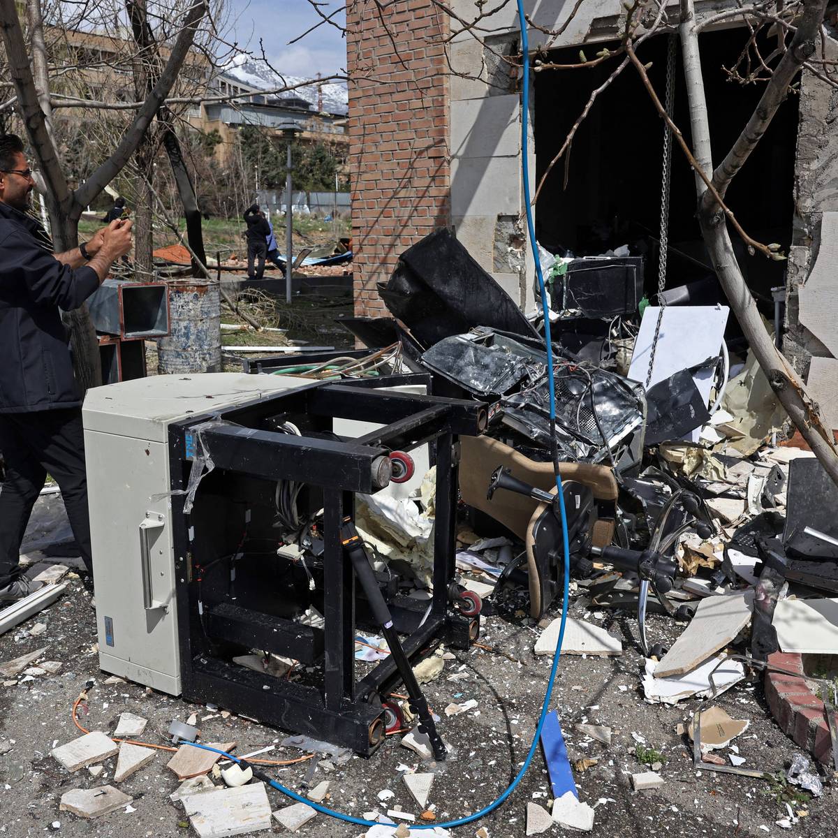 US and Israel bomb Iranian university