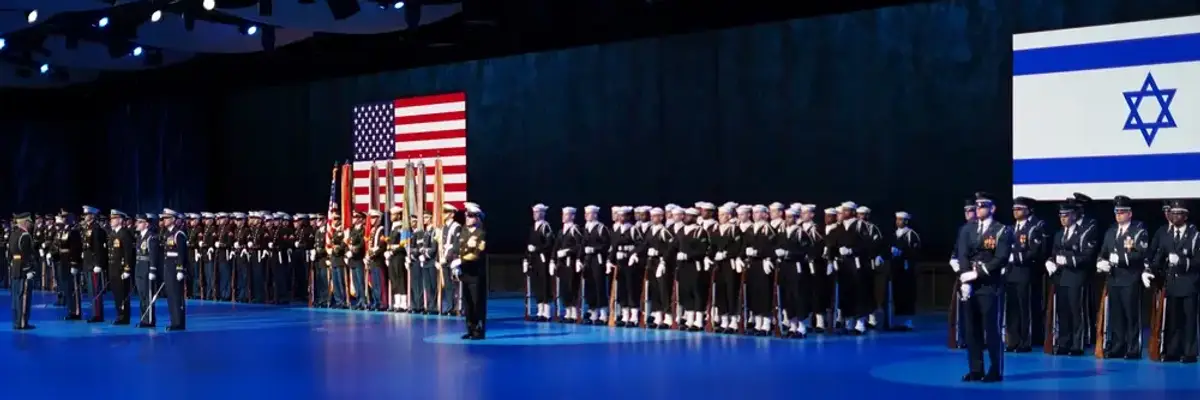 US and Israeli troops appear in a ceremony together