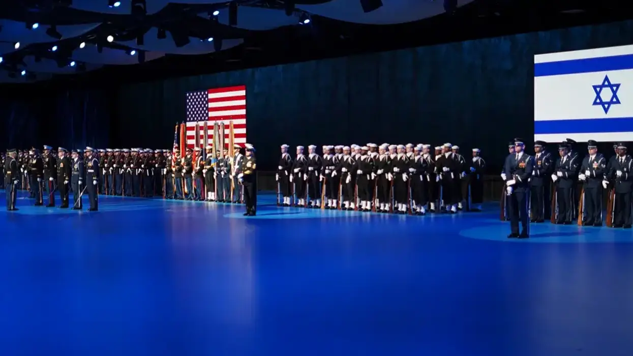 US and Israeli troops appear in a ceremony together