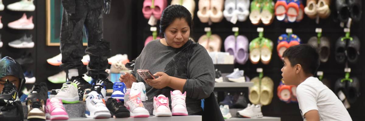 US Consumer Confidence Improves In October
