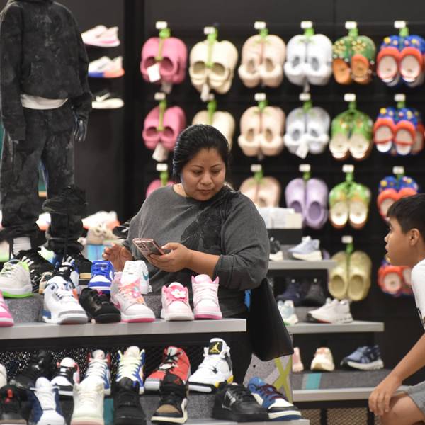 US Consumer Confidence Improves In October